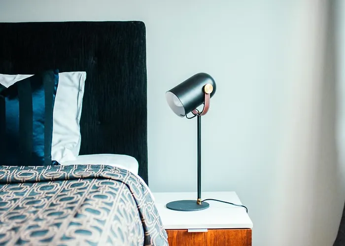 Aparthotel Freedom Square 4*