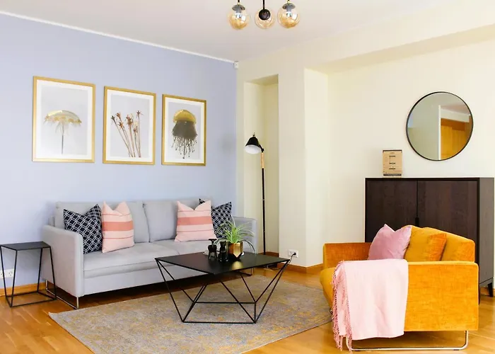 Aparthotel Freedom Square 4*